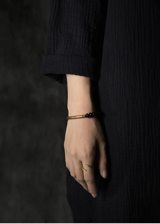Bracelet en Obsidienne Noire Naturelle et Barre en Cuivre – Bijou Protecteur Fait Main, Style Vintage Unisexe