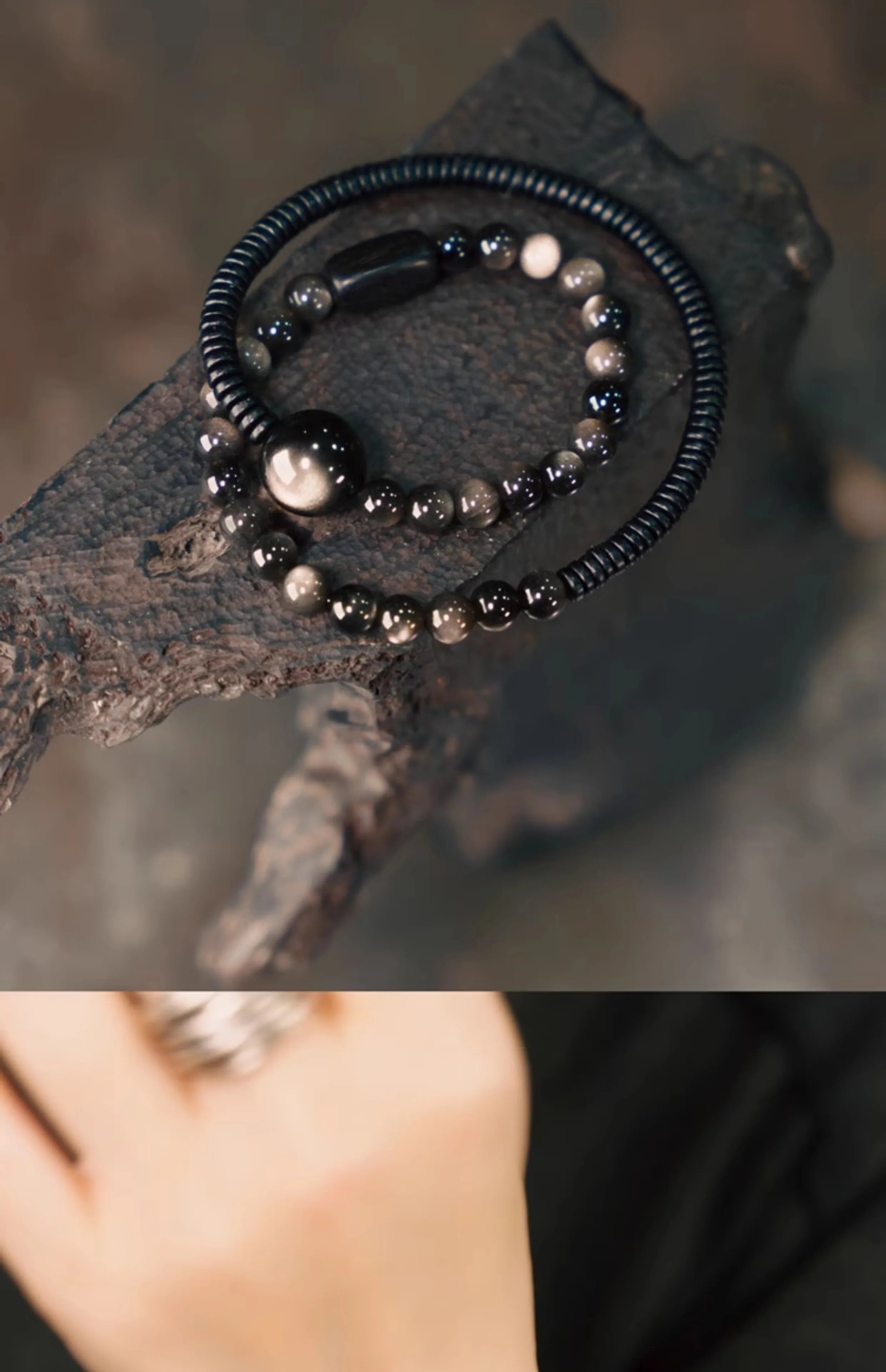 Bracelet Double Rang en Obsidienne Argentée et Bois Noir – Bijou Protecteur Fait Main, Style Vintage Unisexe