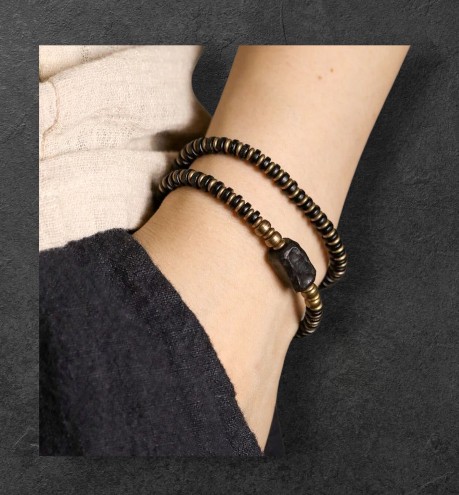 🌑 Bracelet multi-couches en bois d’ébène & cuivre vieilli – Bijou sculpté à la main unisexe 🌑