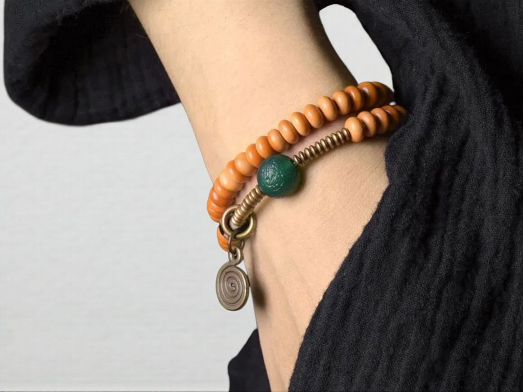 🌿 Bracelet double rang en noyau d’olive & grande perle en onyx vert – Perle Œil de Bouddha tibétain DZI – Bijou unisexe protecteur 🌿
