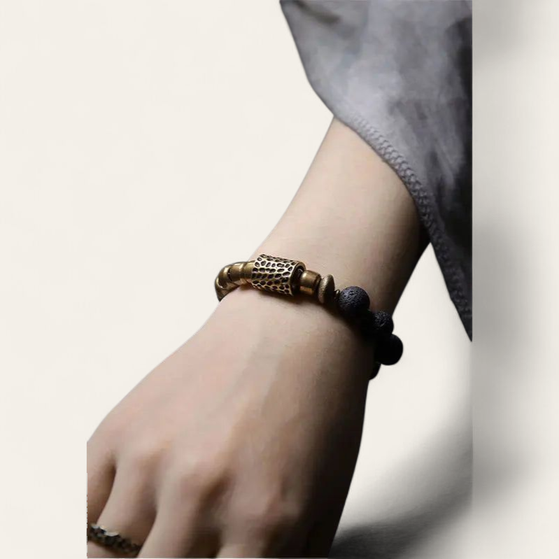🔥 Bracelet en pierre de lave & perles en laiton vieilli – Bijou artisanal unisexe 🔥